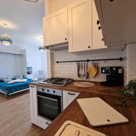 Apartament 650 Metri Dal Mare - Wifi - Terrazzo - Piscina - A/C Pietra Ligure Zewnętrze zdjęcie
