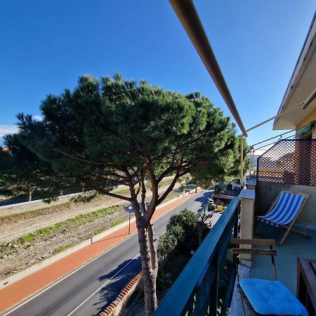 Apartament 650 Metri Dal Mare - Wifi - Terrazzo - Piscina - A/C Pietra Ligure Zewnętrze zdjęcie