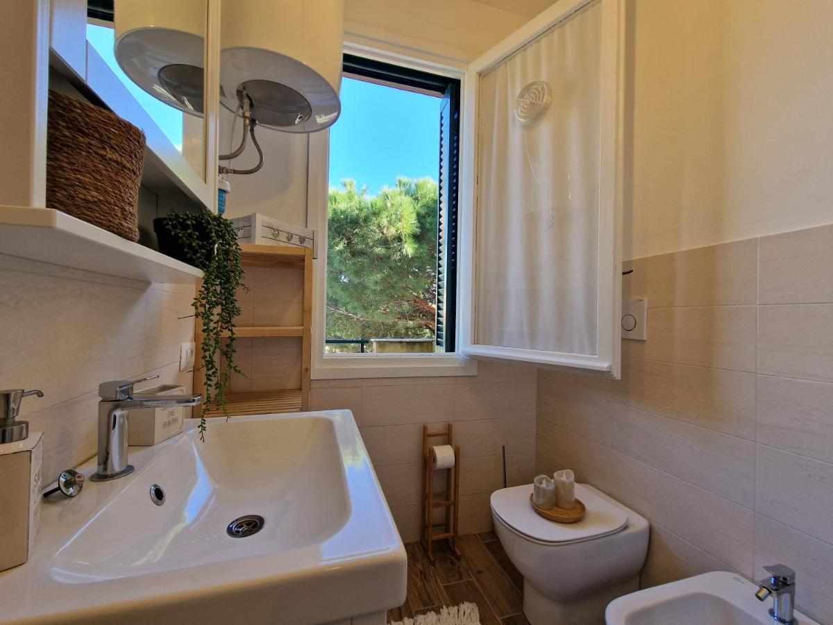 Apartament 650 Metri Dal Mare - Wifi - Terrazzo - Piscina - A/C Pietra Ligure Zewnętrze zdjęcie