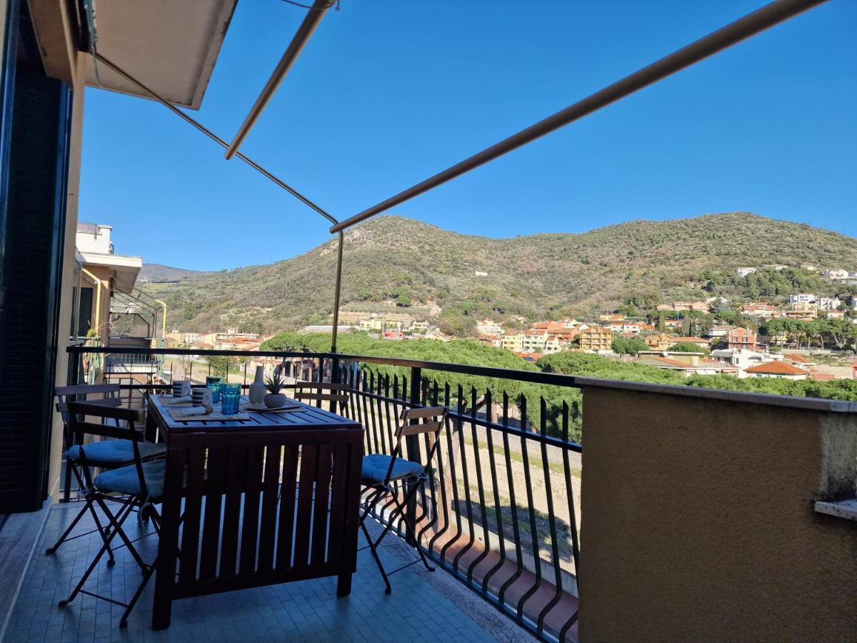 Apartament 650 Metri Dal Mare - Wifi - Terrazzo - Piscina - A/C Pietra Ligure Zewnętrze zdjęcie