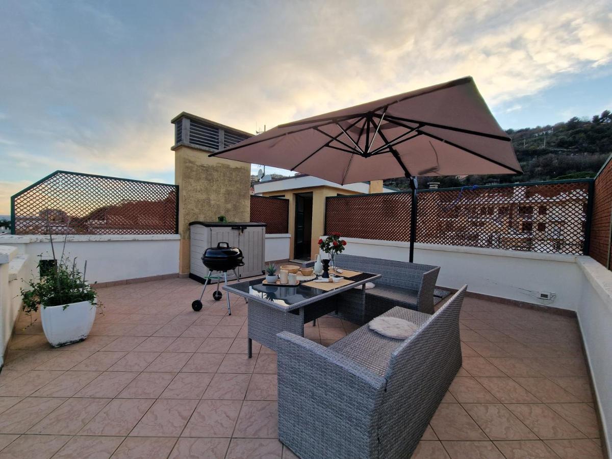 Apartament 650 Metri Dal Mare - Wifi - Terrazzo - Piscina - A/C Pietra Ligure Zewnętrze zdjęcie