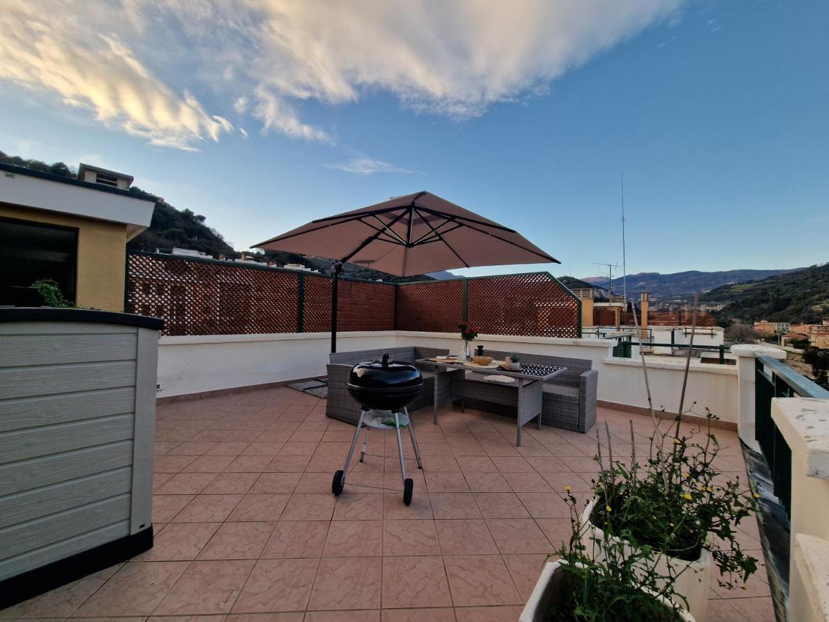 Apartament 650 Metri Dal Mare - Wifi - Terrazzo - Piscina - A/C Pietra Ligure Zewnętrze zdjęcie