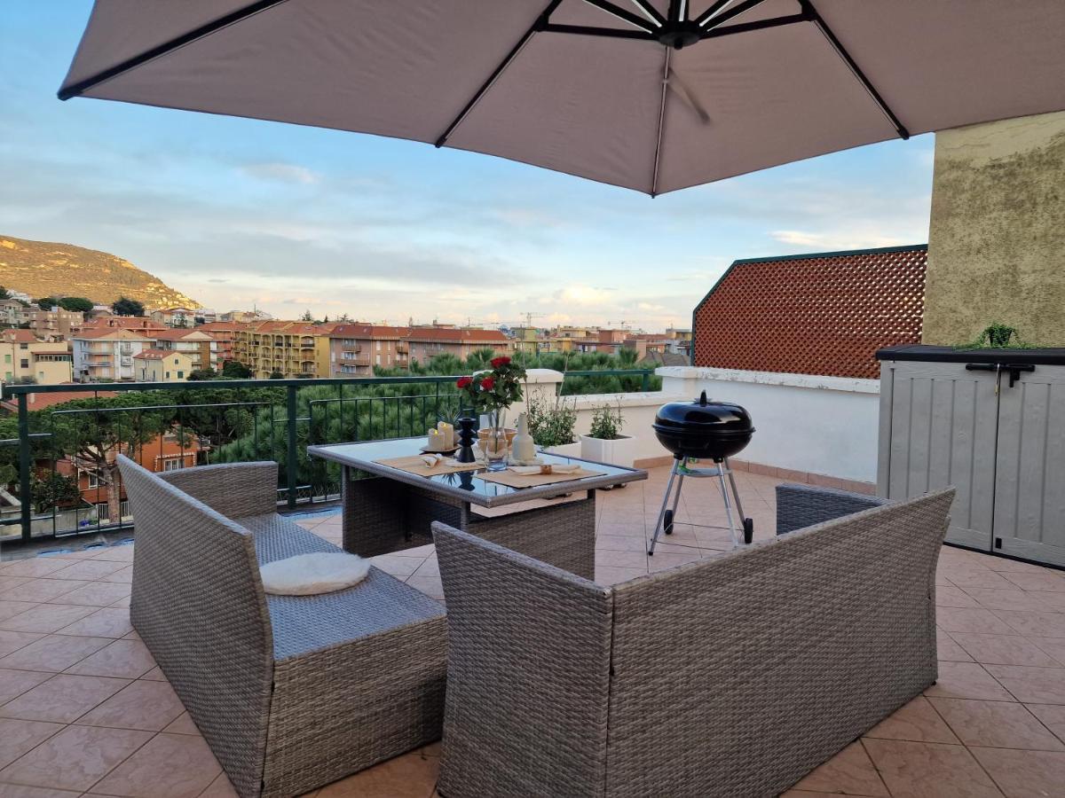 Apartament 650 Metri Dal Mare - Wifi - Terrazzo - Piscina - A/C Pietra Ligure Zewnętrze zdjęcie